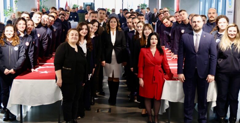 BÜYÜKŞEHİR AİLEMİZ BÜYÜDÜKÇE MUTLU OLUYORUM