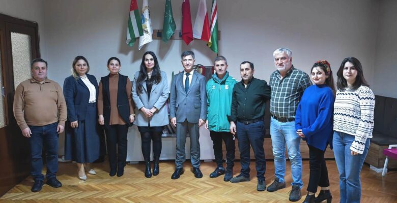 KAYMAKAM ERTEN’DEN ÇORLU ÇERKES DERNEĞİNE ZİYARET