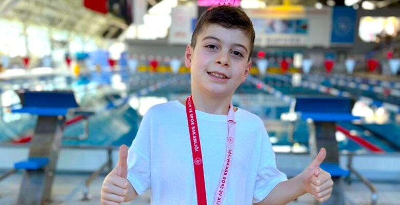 TEKİRDAĞ’LI MİNİK YÜZÜCÜLERDEN BÜYÜK BAŞARI