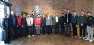 GENÇLERİMİZLE GELECEĞE YÜRÜYORUZ