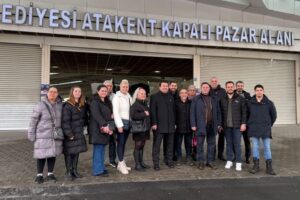 MERT YILMAZ VE EKİBİ PAZARCI ESNAFITYLA BULUŞTU