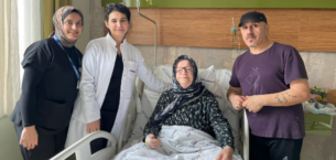 YÜKSEK RİSKLİ RAHİM KANSERİ AMELİYATI BAŞARIYLA GERÇEKLEŞTİRİLDİ