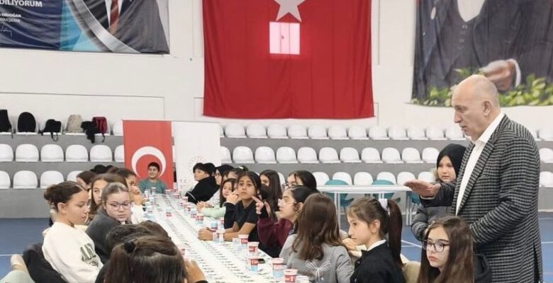 ERGENE’DE GENÇLİK İFTARI RAMAZAN ŞENLİĞİNE DÖNÜŞTÜ