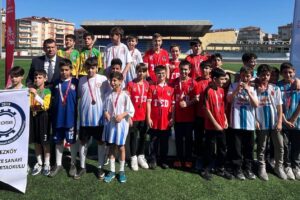 KÜÇÜK SPORCULARDAN BÜYÜK AZİM