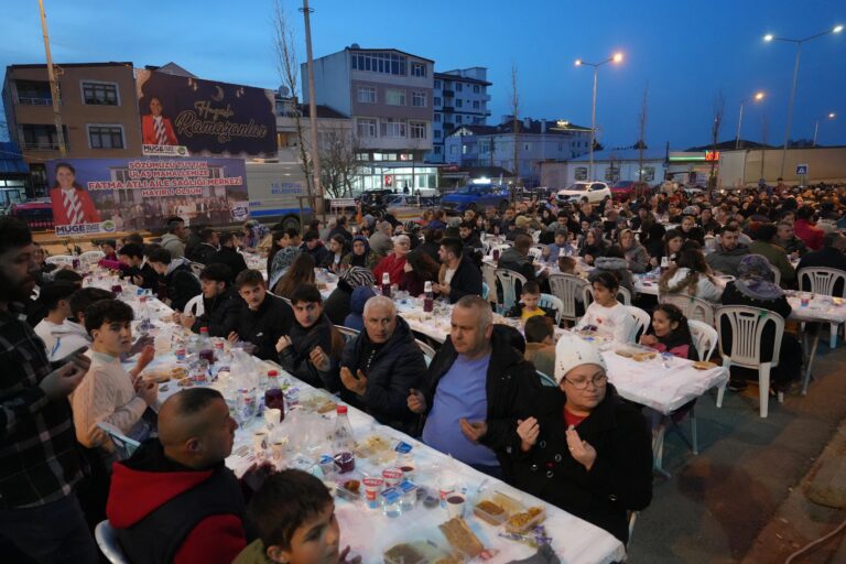 RAMAZAN COŞKUSU BİNLERCE VATANDAŞIN KATILIMI İLE ULAŞ MAHALLESİNDE YAŞANDI