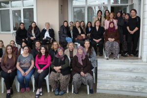 KADIN OLMAK; CESARET VE SEVGİYLE DÜNYAYI BÜYÜTMEKTİR!