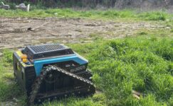 YENİ NESİL OT BİÇME ROBOTU HİZMETE GİRDİ