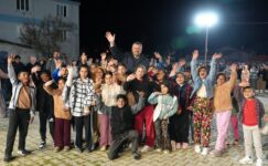 SARAY’DA DÜNYA ROMANLAR GÜNÜ COŞKUYLA KUTLANDI