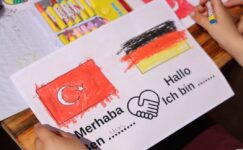 TEKİRDAĞLI MİNİKLER ALMANCA ÖĞRENEREK 23 NİSAN’I KUTLADI