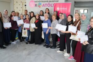 BÜYÜKŞEHİR’LE KADINLAR BİLİNÇLENEREK GÜÇLENDİLER