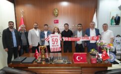 ERGENESPOR’DAN BAŞKAN MÜGE YILDIZ TOPAK’A ZİYARET