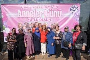 ERGENE’DE ANNELER GÜNÜ COŞKUYLA KUTLANDI: BİNLERCE ANNE VE ÇOCUK BİR ARAYA GELDİ!