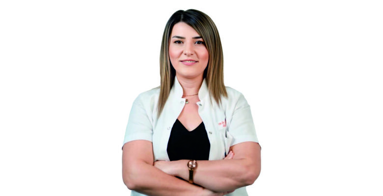 YAZ AYLARINDA GÖZLÜK KULLANIMININ ÖNEMİ