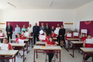 BAŞKAN MÜGE YILDIZ TOPAK, ÖĞRENCİLERİN KARNE COŞKUSUNA ORTAK OLDU!