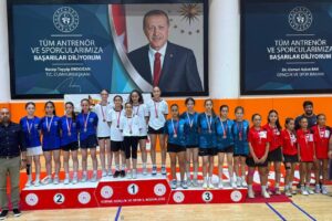 TEKİRDAĞ BADMİNTON KIZ TAKIMI ŞAMPİYON OLDU