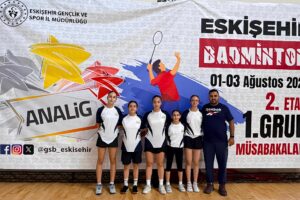 BADMİNTON KIZ TAKIMI 16 TAKIM ARASINDA