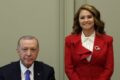 BİZ BU MİLLETE EFENDİ OLMAYA DEĞİL, HİZMETKAR OLMAYA GELDİK!