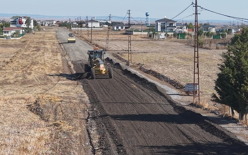 Ergene Belediyesi, ilçe genelinde ulaşım güvenliğini ve yol konforunu artırmaya